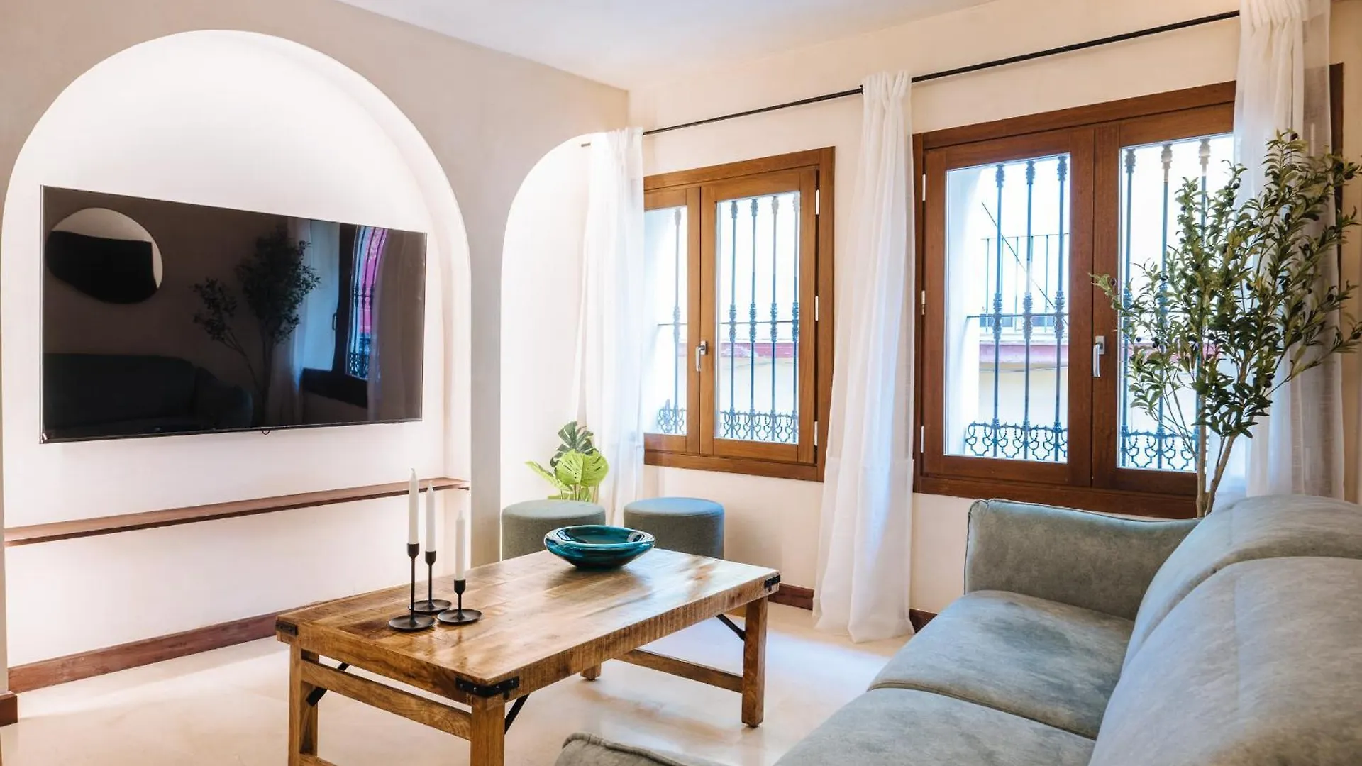 Apartamentos La Vistosona Seville 0*,
